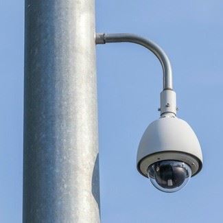 اهمیت نصب دوربین مداربسته بر روی دکل: چالش‌ها و مزایا